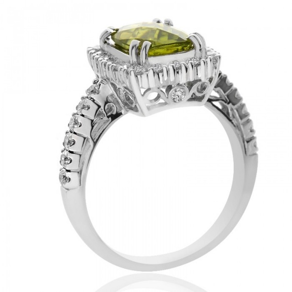 2.10 Carat Peridot & 0.76 Carat Diamond Ring 18K - Picture 2 of 2